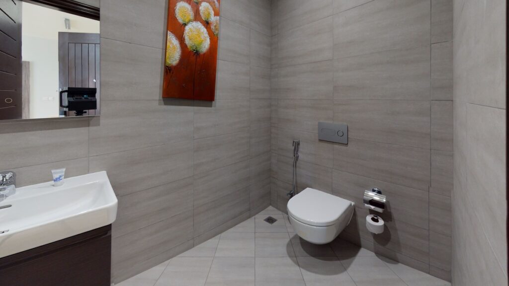 Aura Suites Dar-es-Salaam Studio Suites Bathroom